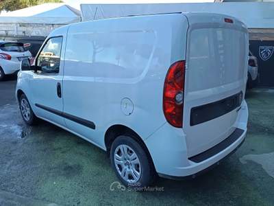 Fiat Doblò Doblo Cargo 1.6 Mjet 105CV Lounge 3 Posti Bianco usata Giugliano in Campania