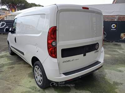 Fiat Doblò Doblo C. Maxi 1.6 Mjet 105CV Lounge 3 Posti Bianco usata Giugliano in Campania