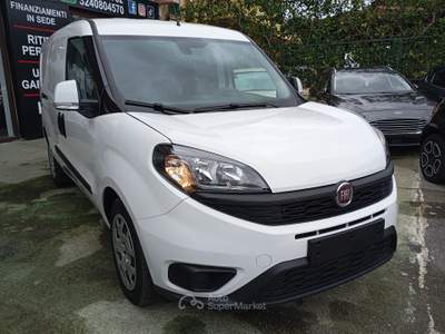 Fiat Doblò Doblo C. Maxi 1.6 Mjet 105CV Lounge 3 Posti Bianco usata Giugliano in Campania