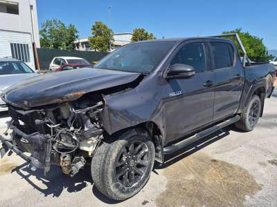Toyota Hilux Hilux IV 2021 2.8 d double cab Invincible 4wd auto usata Scandicci