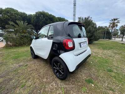 Smart ForTwo coupe Fortwo 1.0 Passion 71cv twinamic Bianco usata Grottammare