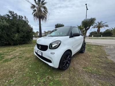 Smart ForTwo coupe Fortwo 1.0 Passion 71cv twinamic Bianco usata Grottammare