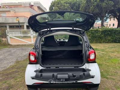 Smart ForTwo coupe Fortwo 1.0 Passion 71cv twinamic Bianco usata Grottammare