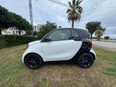 Smart ForTwo coupe Fortwo 1.0 Passion 71cv twinamic Bianco usata Grottammare