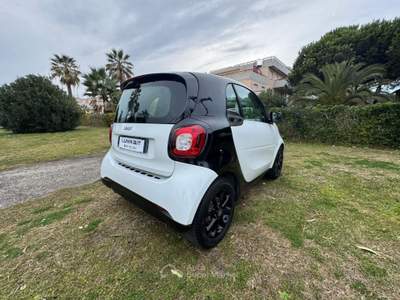 Smart ForTwo coupe Fortwo 1.0 Passion 71cv twinamic Bianco usata Grottammare
