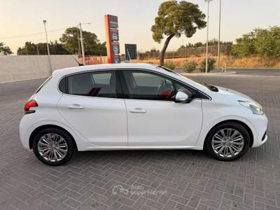 Peugeot 208 1.5 HDi 102 CV Stop&Start 5 porte Allure/OK NEOPATENTATI Bianco usata Gravina in Puglia