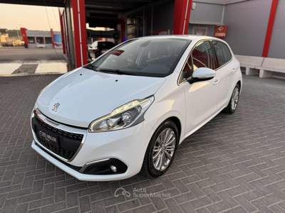 Peugeot 208 1.5 HDi 102 CV Stop&Start 5 porte Allure/OK NEOPATENTATI Bianco usata Gravina in Puglia