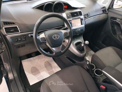 Toyota Verso Verso 2.0 D Active 7 posti Grigio usata Prato