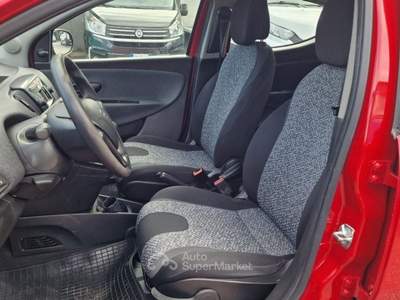 Lancia Ypsilon 1.2 69 CV 5 porte GPL Ecochic Elefantino Blu Rosso usata Frattaminore