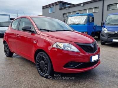 Lancia Ypsilon 1.2 69 CV 5 porte GPL Ecochic Elefantino Blu Rosso usata Frattaminore