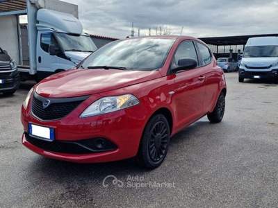 Lancia Ypsilon 1.2 69 CV 5 porte GPL Ecochic Elefantino Blu Rosso usata Frattaminore