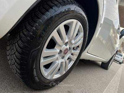 Fiat Punto 1.3MJT 95 Lounge EURO6 Bianco usata San Michele Salentino
