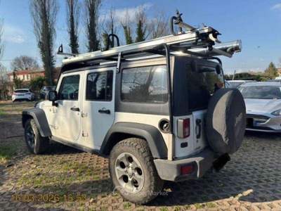 Jeep Wrangler Wrangler N1 Unlimited Rubicon 2.8 crd Rubicon auto Bianco usata Basiliano