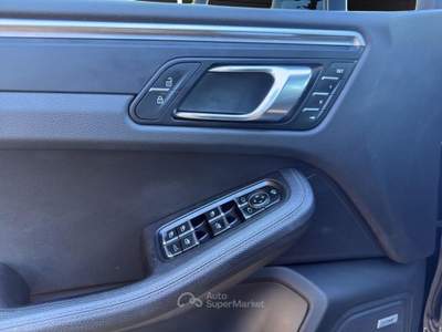Porsche Macan 2.0 PDK Nero usata Casagiove