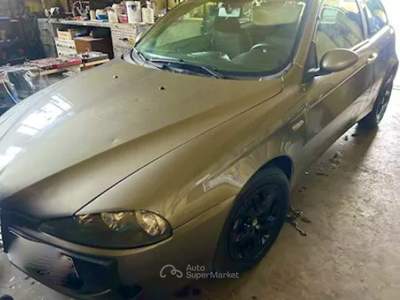 Alfa Romeo 147 1.6 16V TS (105) 3 porte Distinctive Grigio usata Asigliano Veneto