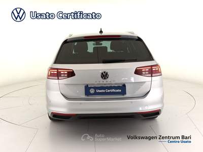 Volkswagen Passat variant 2.0 tdi business 150cv dsg Argento usata Bari