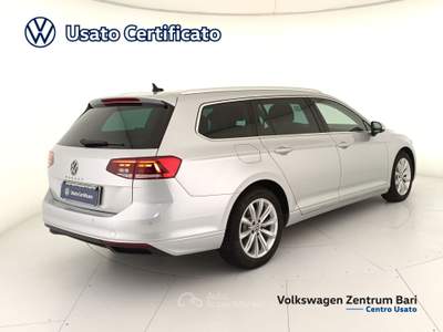 Volkswagen Passat variant 2.0 tdi business 150cv dsg Argento usata Bari