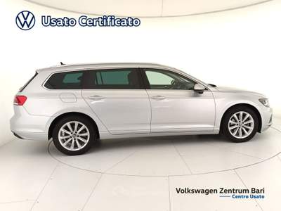 Volkswagen Passat variant 2.0 tdi business 150cv dsg Argento usata Bari