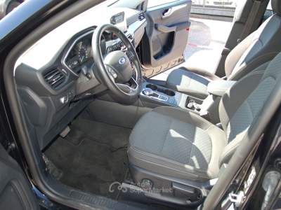 Ford Kuga FORD KUGA 1.5 Ecoblue Connect 2WD 120cv Nero usata Pordenone