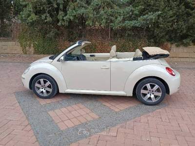 Volkswagen New Beetle cabrio  Beige usata San Cataldo