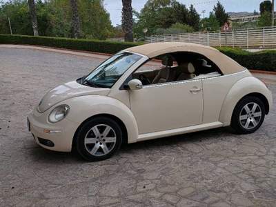 Volkswagen New Beetle cabrio  Beige usata San Cataldo
