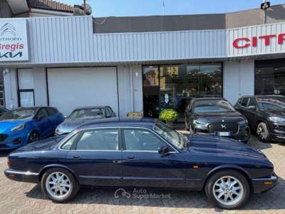 Jaguar XJ 4.0 cat Executive Blu/Azzurro usata Sesto San Giovanni