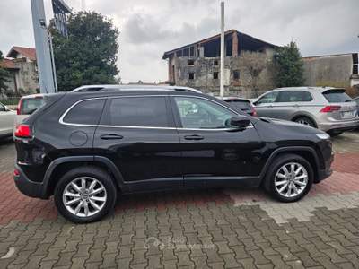 Jeep Cherokee 2.2D 200cv strafull 4WD automatic Nero usata Gemona del Friuli