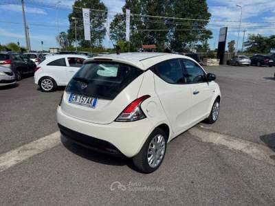 Lancia Ypsilon Ypsilon III  1.2 BENZINA 69CV S&S SILVER 2012 Bianco usata Latina