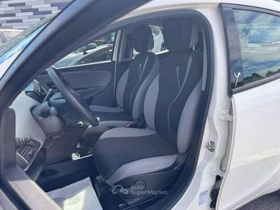 Lancia Ypsilon Ypsilon III  1.2 BENZINA 69CV S&S SILVER 2012 Bianco usata Latina