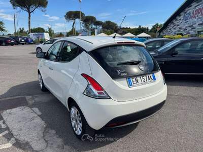 Lancia Ypsilon Ypsilon III  1.2 BENZINA 69CV S&S SILVER 2012 Bianco usata Latina