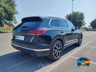 Volkswagen Touareg 3.0 V6 tdi Elegance 286cv tiptronic Nero usata Rovato