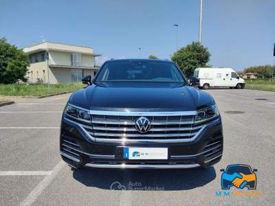 Volkswagen Touareg 3.0 V6 tdi Elegance 286cv tiptronic Nero usata Rovato