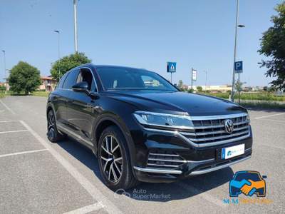 Volkswagen Touareg 3.0 V6 tdi Elegance 286cv tiptronic Nero usata Rovato