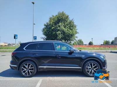 Volkswagen Touareg 3.0 V6 tdi Elegance 286cv tiptronic Nero usata Rovato