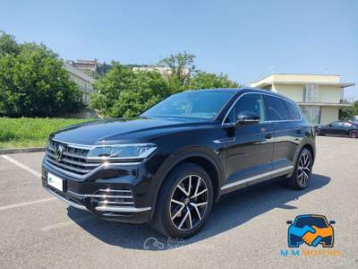 Volkswagen Touareg 3.0 V6 tdi Elegance 286cv tiptronic Nero usata Rovato