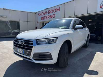 Audi Q5 Q5 II 2017 40 2.0 tdi Design Sport quattro 190cv s-tronic Bianco usata Pomezia