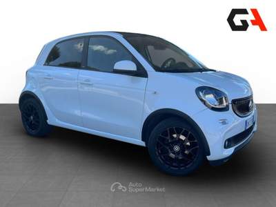 Smart ForFour 70 1.0 52kW prime Nero usata Ercolano