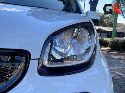 Smart ForFour 70 1.0 52kW prime Nero usata Ercolano