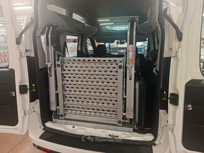 Fiat Doblò MAXI 1.4 Bz 95CV EU6 SX Trasporto Disabili Bianco usata Villaga