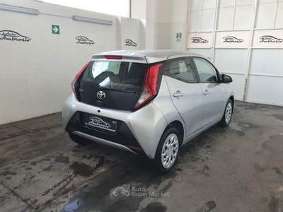 Toyota Aygo 1.0 VVT-i 72 CV 5 porte x-play TUA DA 102,00 MESE Grigio usata San Giuseppe Vesuviano