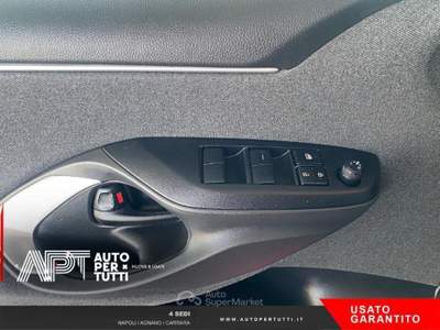 Toyota Yaris Yaris 1.5h Trend Rosso usata Napoli