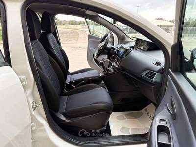 Lancia Ypsilon 1.0 FireFly 5 porte S&S Hybrid Gold 5 posti. Bianco usata Carovigno