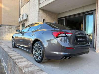 Maserati Ghibli 330 CV 2.0 MHEV GT HYBRID. Grigio usata Carovigno