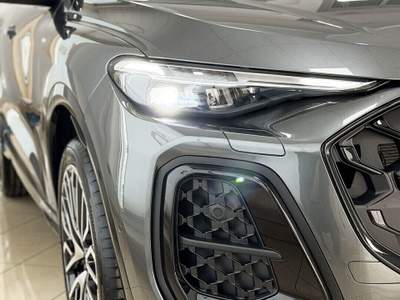 Audi Q5 Sportback 204 cv Tetto/cerchi21/Tappezzeria Sport (Super offerta) Grigio usata San Felice a Cancello