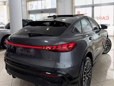 Audi Q5 Sportback 204 cv Tetto/cerchi21/Tappezzeria Sport (Super offerta) Grigio usata San Felice a Cancello