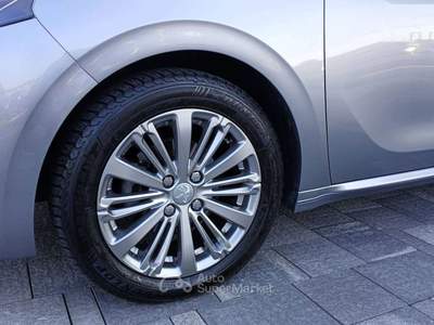 Peugeot 208 208 I 2015 5p 1.2 puretech Allure s Argento usata Pescantina
