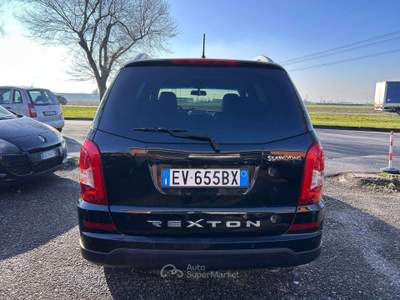 SsangYong Rexton Rexton 4x4 2.0 xdi 4wd 7p.t Euro 5 *4x4* Nero usata Inzago