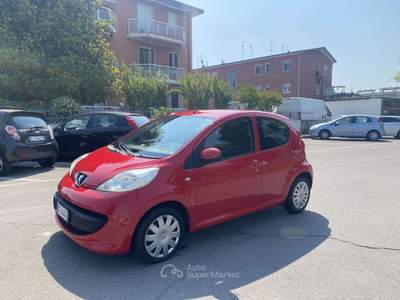 Peugeot 107 5p 1.0 12v Sweet Years NEOPATENTATI Rosso usata Treviglio