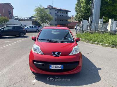 Peugeot 107 5p 1.0 12v Sweet Years NEOPATENTATI Rosso usata Treviglio