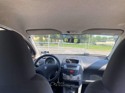Peugeot 107 5p 1.0 12v Sweet Years NEOPATENTATI Rosso usata Treviglio